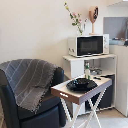 Studio De 14M2 Dans Une Maison Cagnes-sur-Mer Luaran gambar
