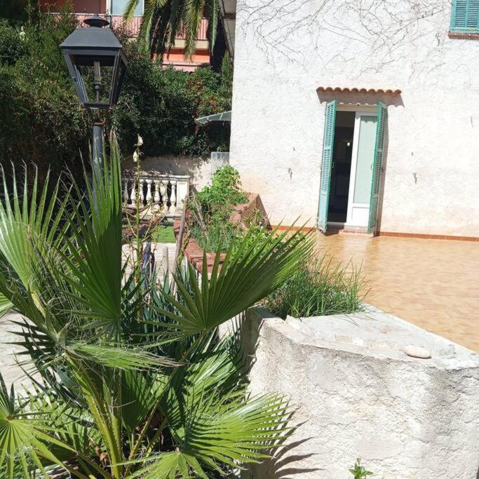 Studio De 14M2 Dans Une Maison Cagnes-sur-Mer Luaran gambar