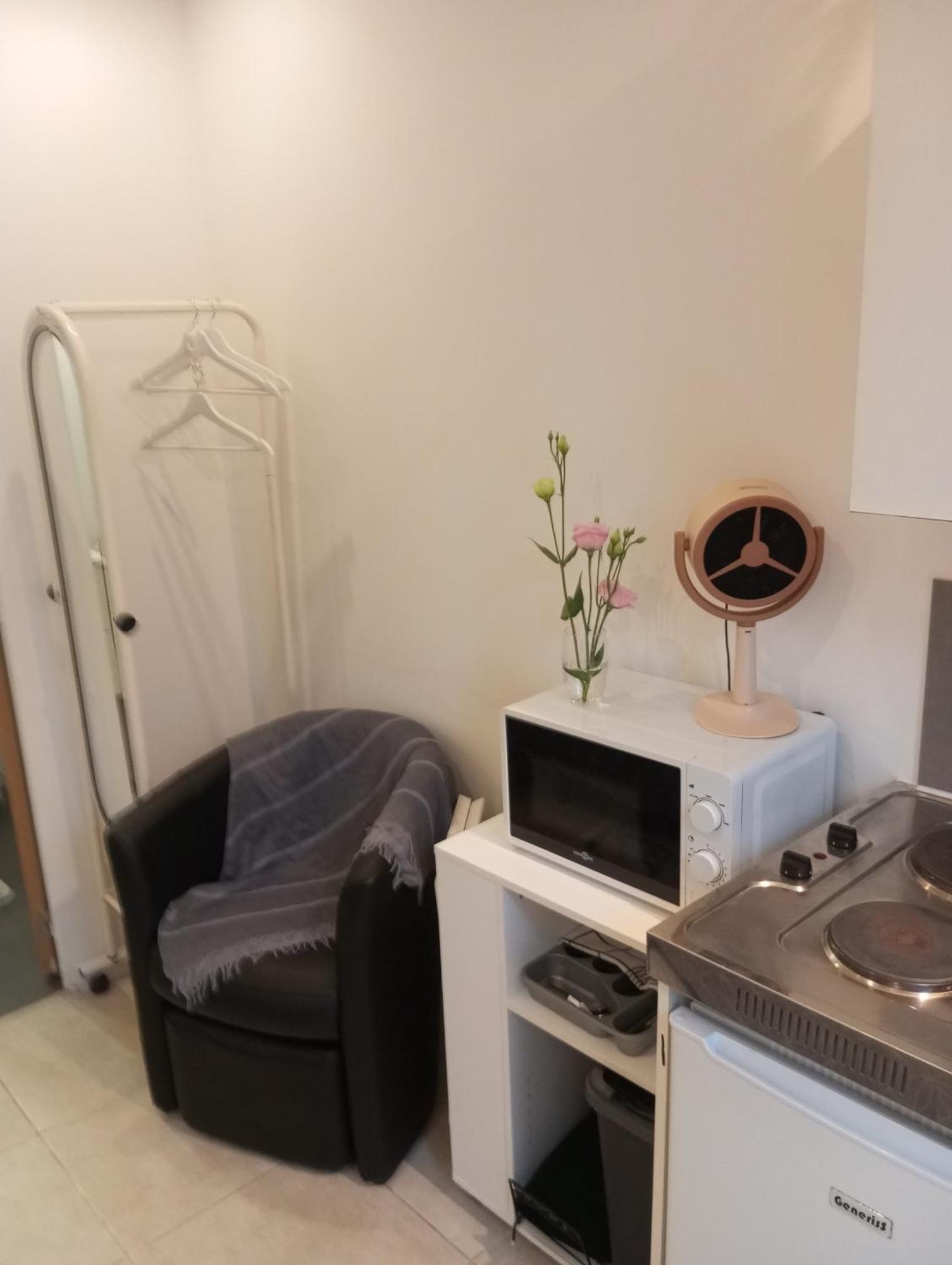 Studio De 14M2 Dans Une Maison Cagnes-sur-Mer Luaran gambar